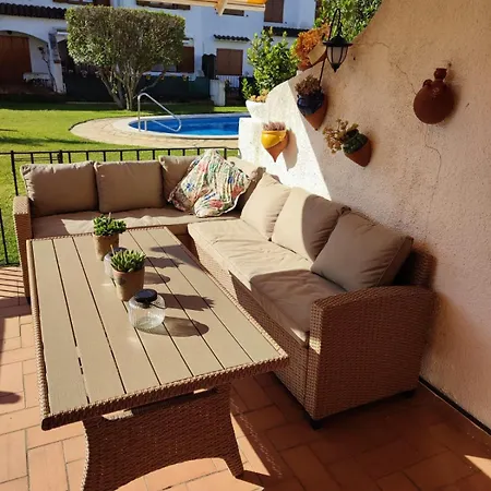 Casa Con Piscina Y Barbacoa *
