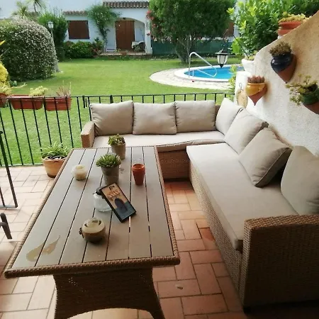 Casa Con Piscina Y Barbacoa *
